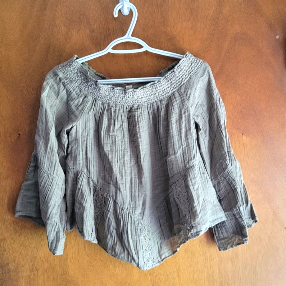 AE Gauze Off Shoulder Shirt